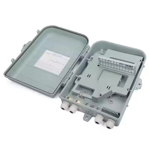Features of WDM Fiber Optic Communication System