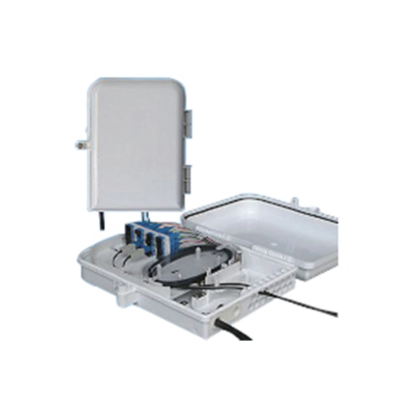 Connecting the network cable to the fiber optic panel