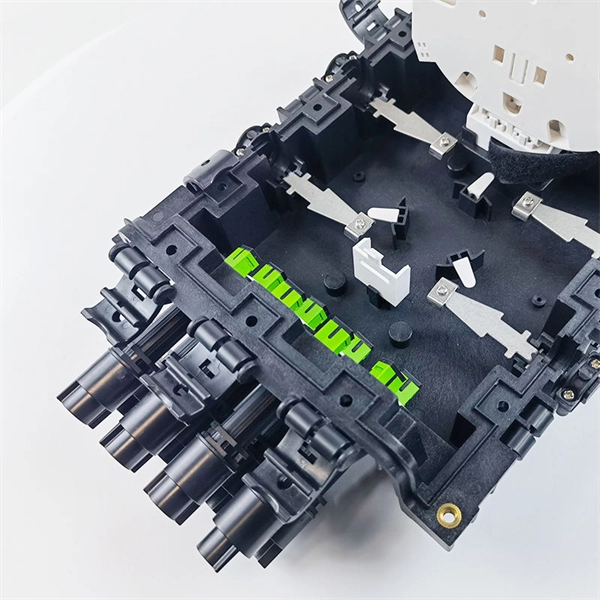 Durable and leak-proof distribution box