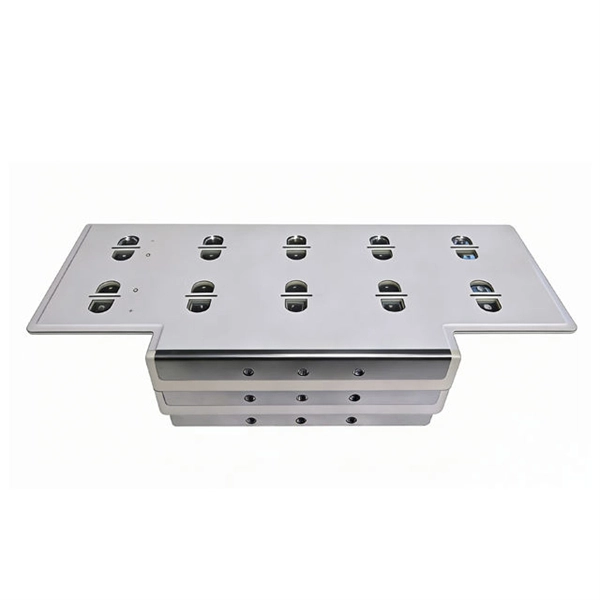 How long should a horizontal cable tray be before adding crossarms