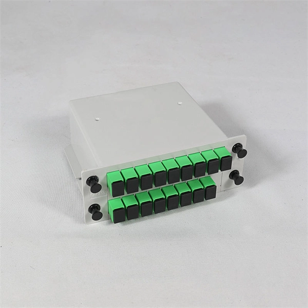 What are the risk factors in optical cable laying 